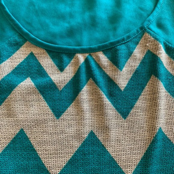 Gray Teal Chevron Sheer Blouse Shirt sz Small - Picture 2 of 2